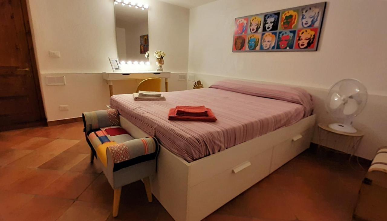 Movie Star Apartment With Garden Florens Exteriör bild